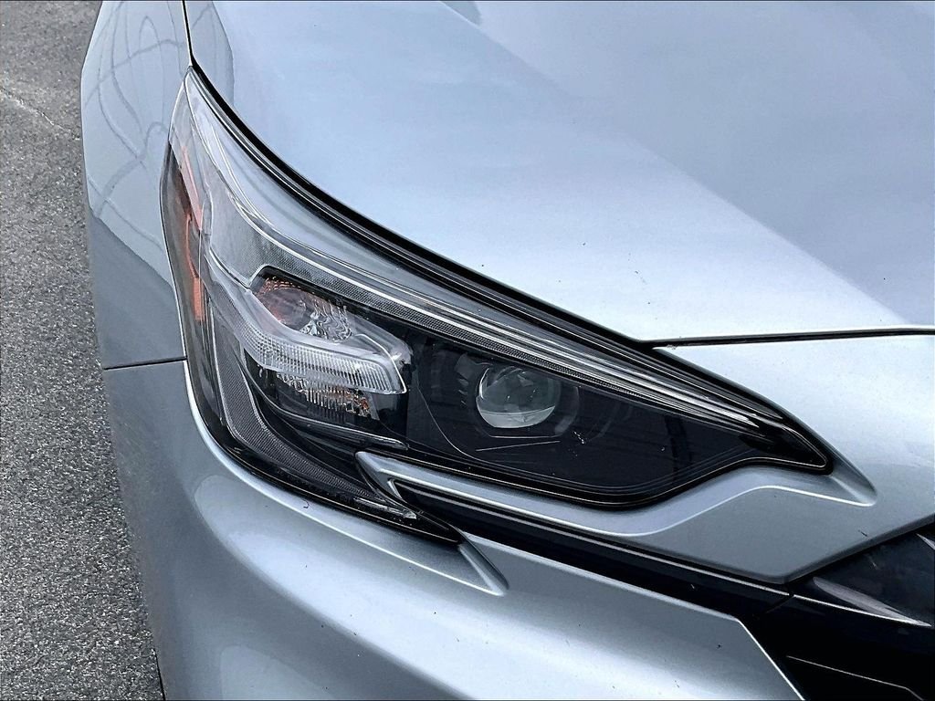 Used 2025 Ice Silver Metallic Subaru Premium image 29