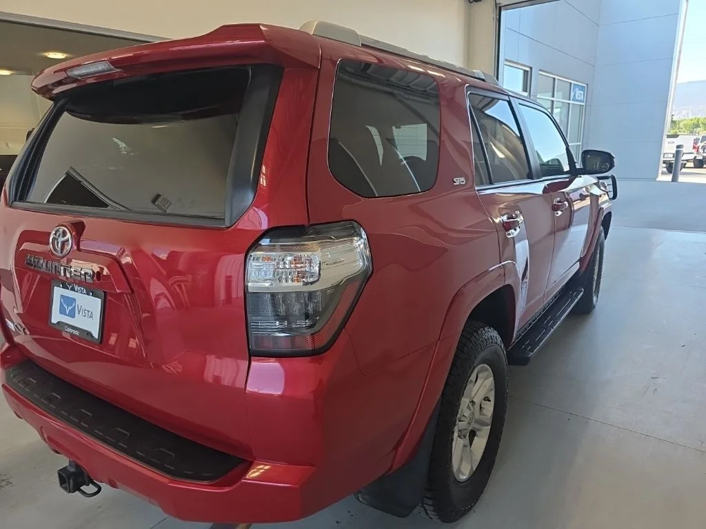 Used 2016 Barcelona Red Metallic Toyota SR5 image 7