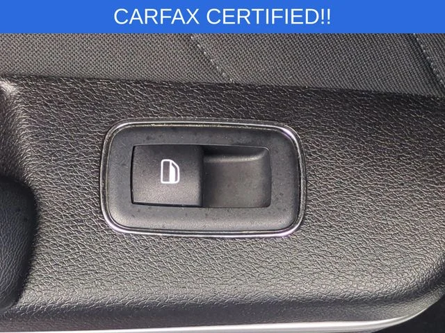 Used 2019 White Dodge SXT image 30