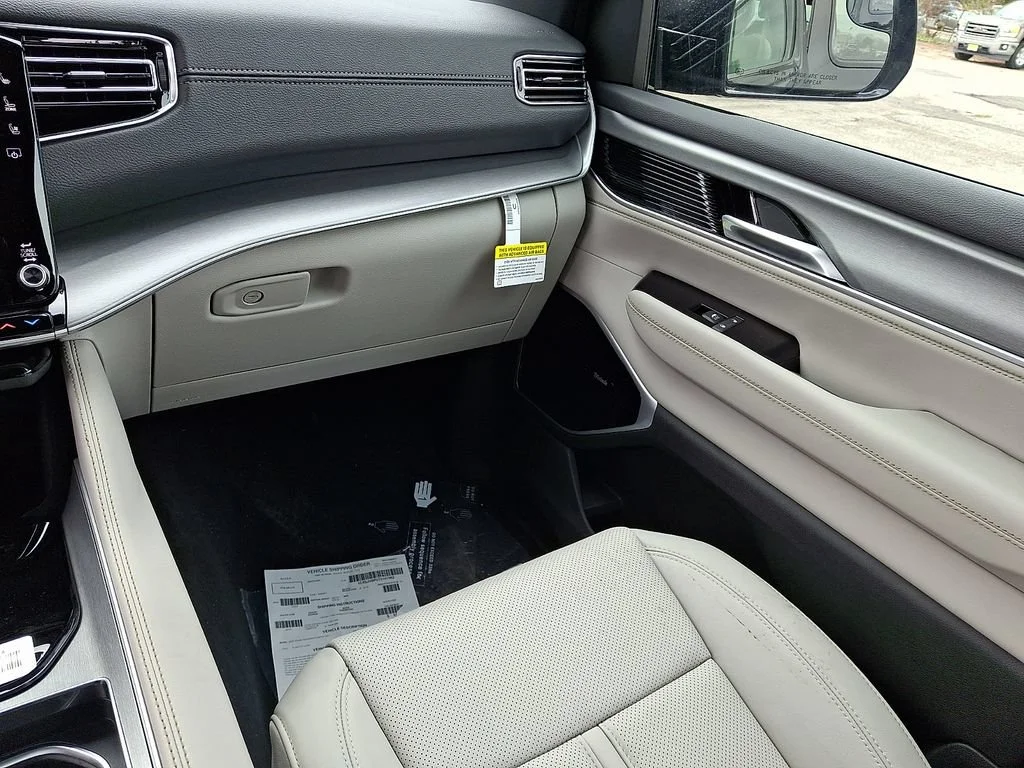 New 2026 High Gloss Black Jeep Limited Altitude image 12