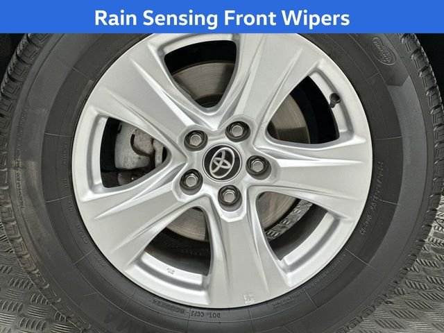 Used 2021 White Toyota XLE image 12