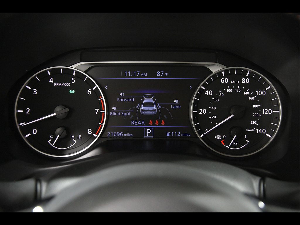 2025 Nissan Altima SR - Photo 8