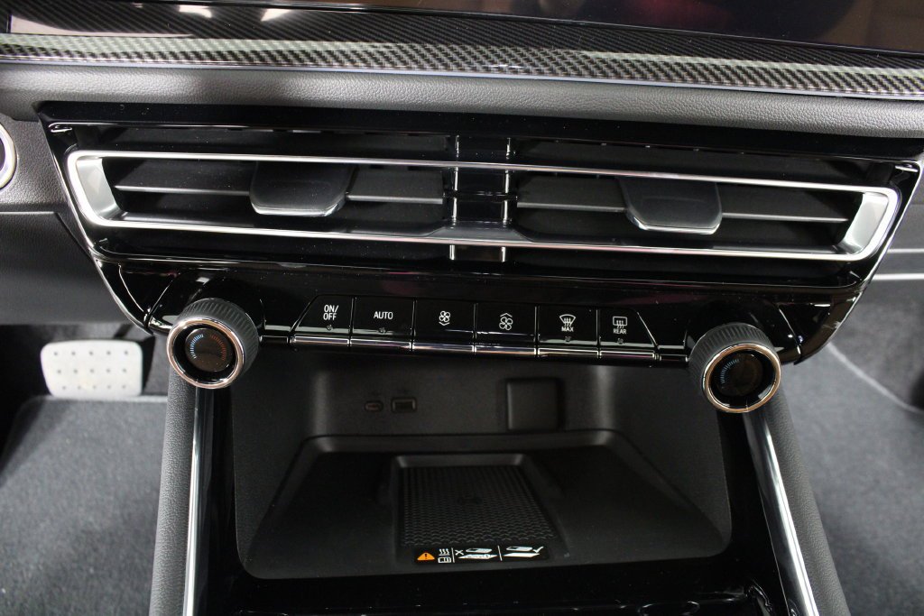 2027 Chevrolet Traverse Z71 - Photo 29