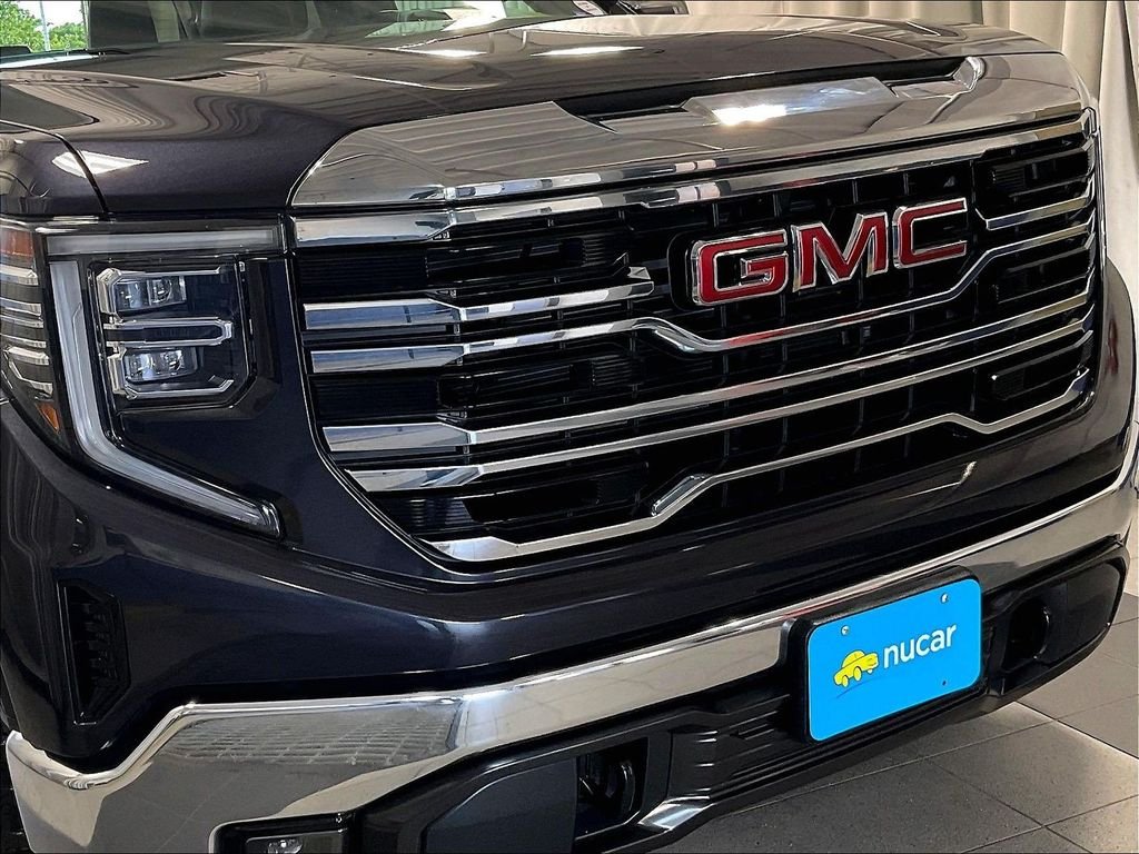 Used 2023 Silver GMC SLT image 32