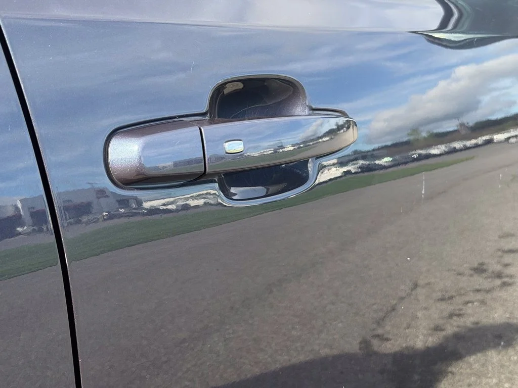 Used 2018 BLUE STEEL METALLIC GMC SLT image 31