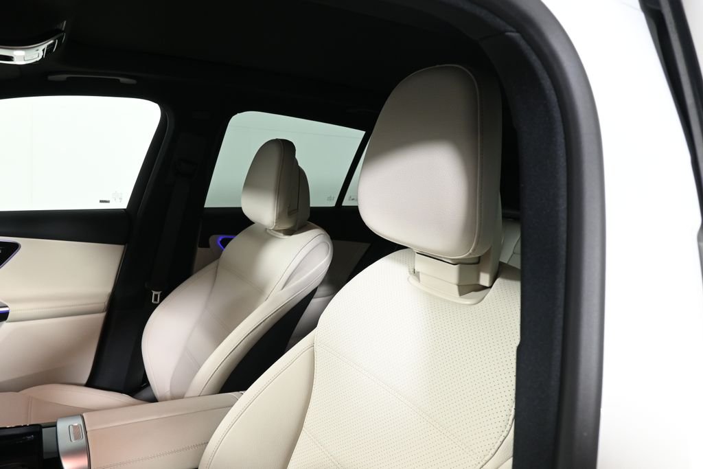 Used 2026 Polar White Mercedes-Benz GLC 300 image 13