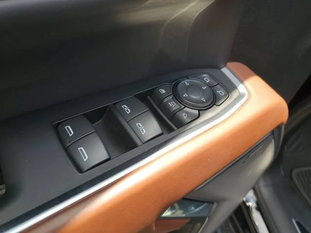 Used 2026 Onyx Black GMC Denali Ultimate image 9