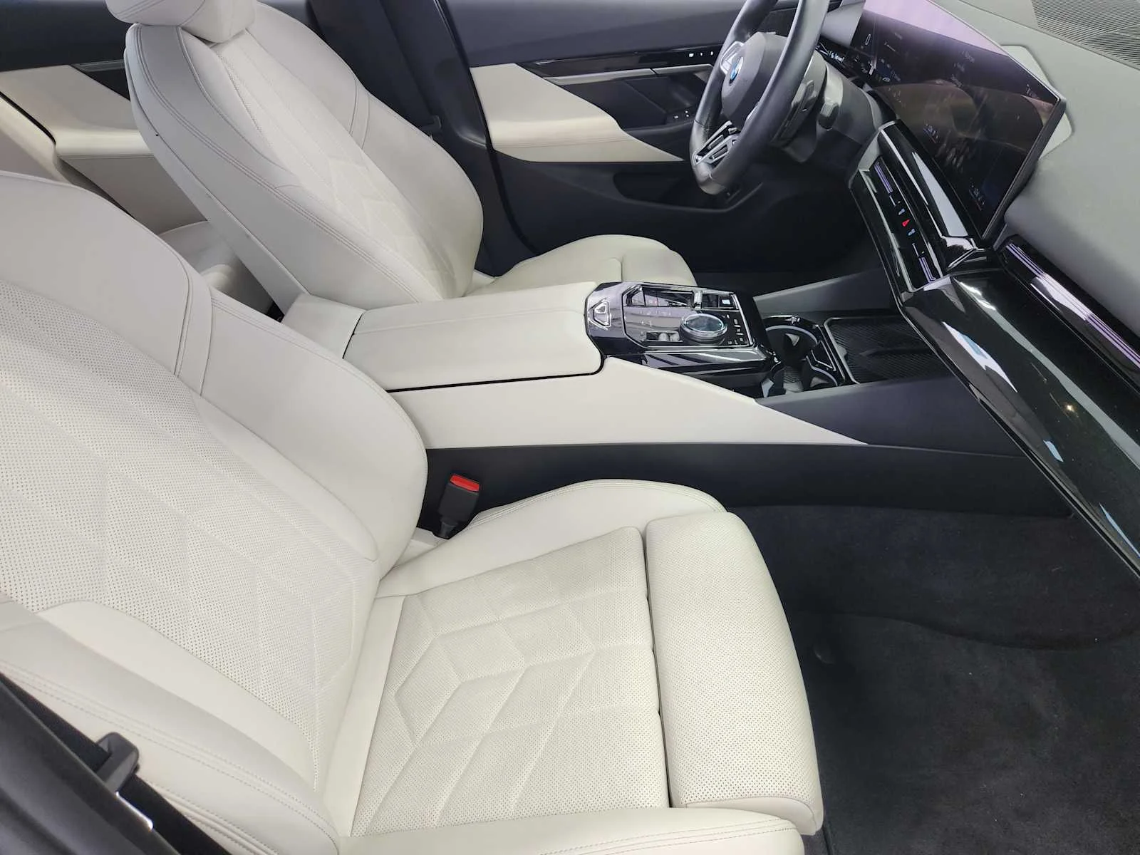 Certified Used 2024 Vegas Red Metallic BMW 530i xDrive image 10