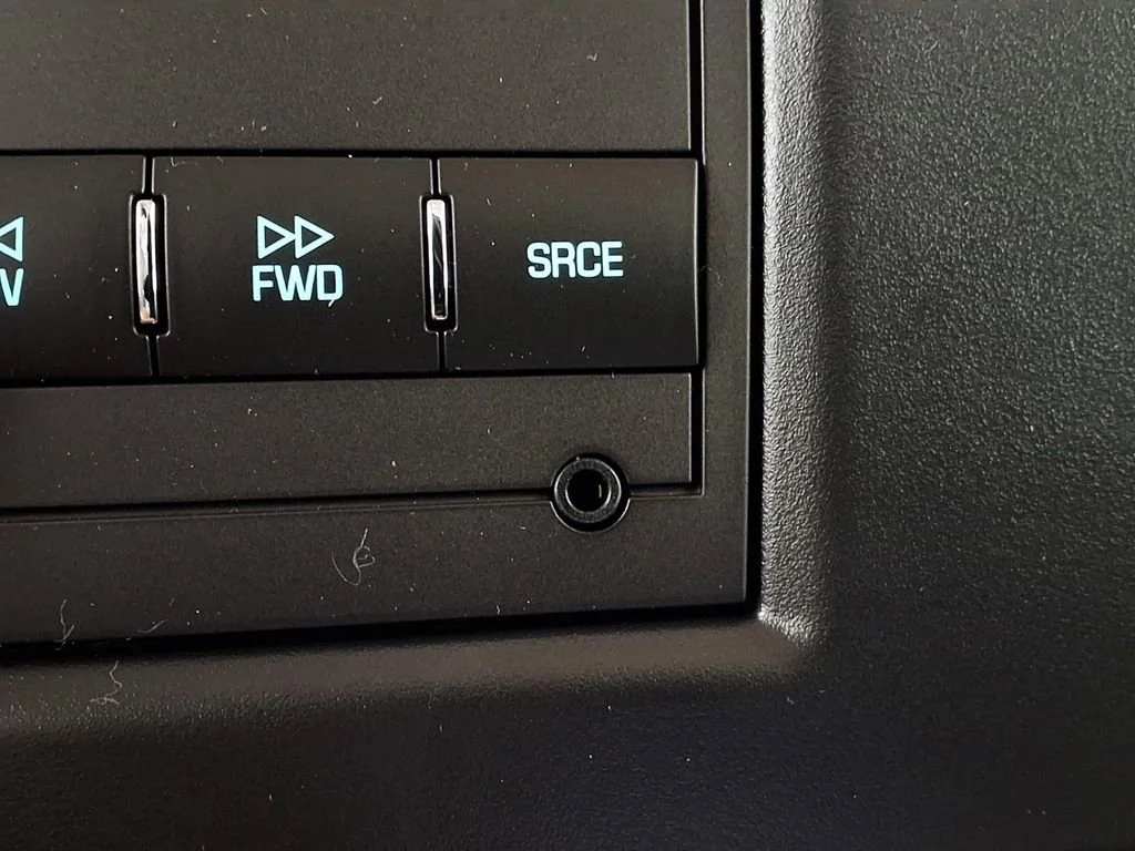 New 2026 Summit White GMC Work Van image 22