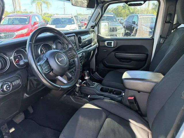Used 2020 Silver Jeep Altitude image 17