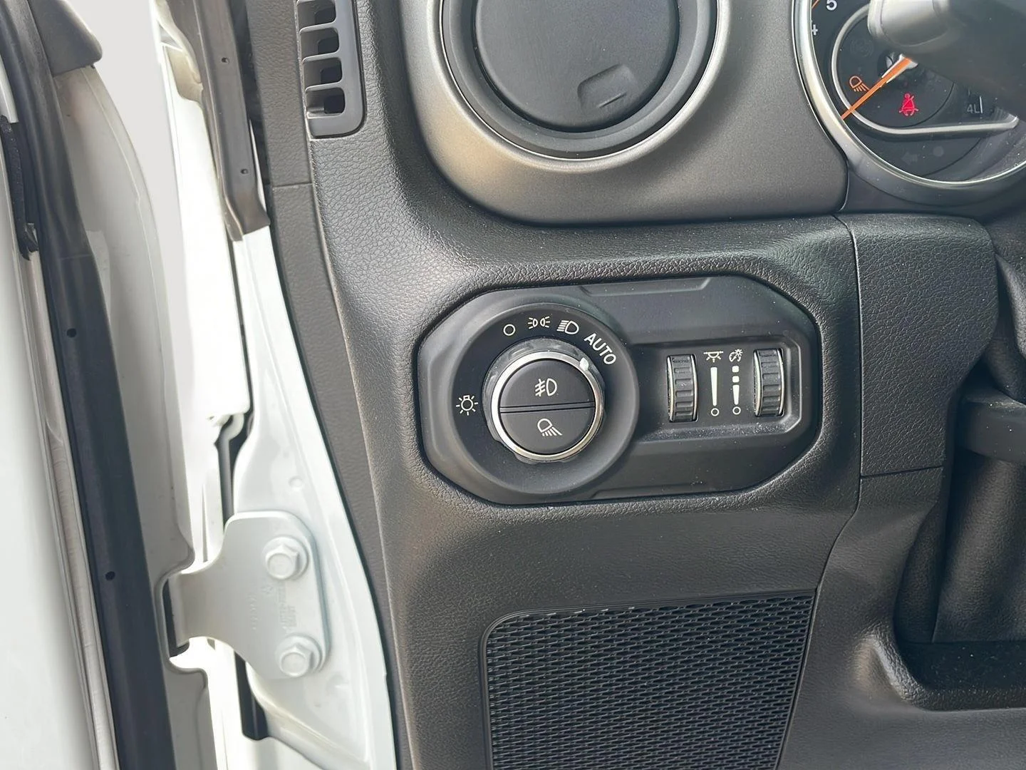Used 2021 Bright White Clearcoat Jeep Sport S image 16
