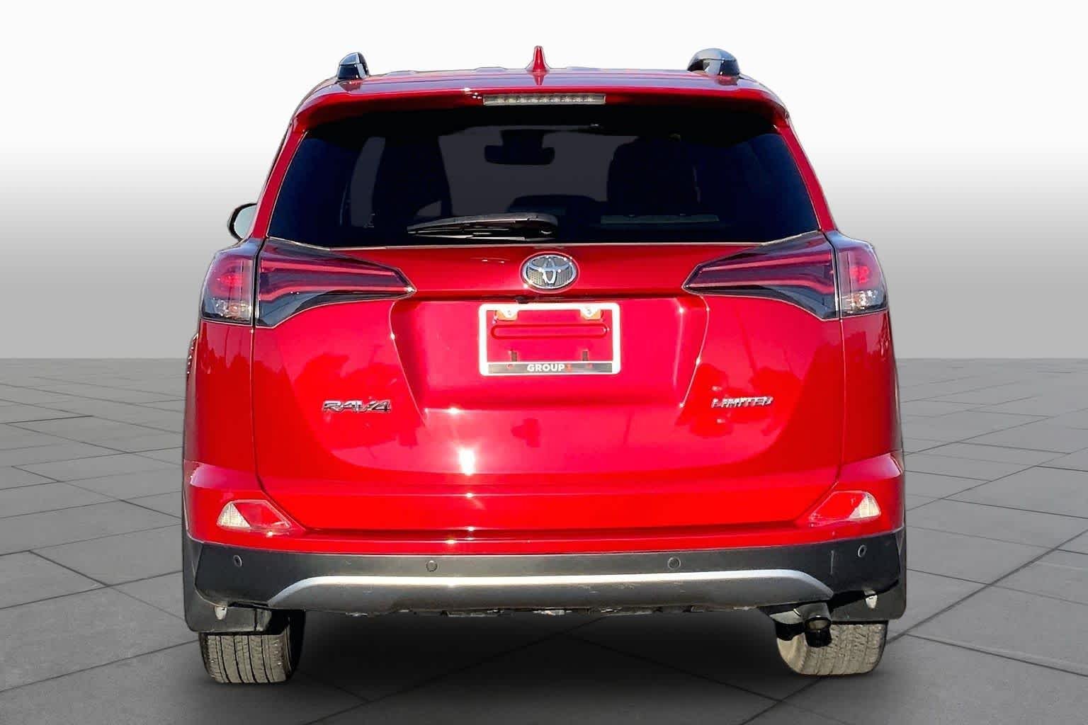 Used 2017 Barcelona Red Metallic Toyota Limited image 5