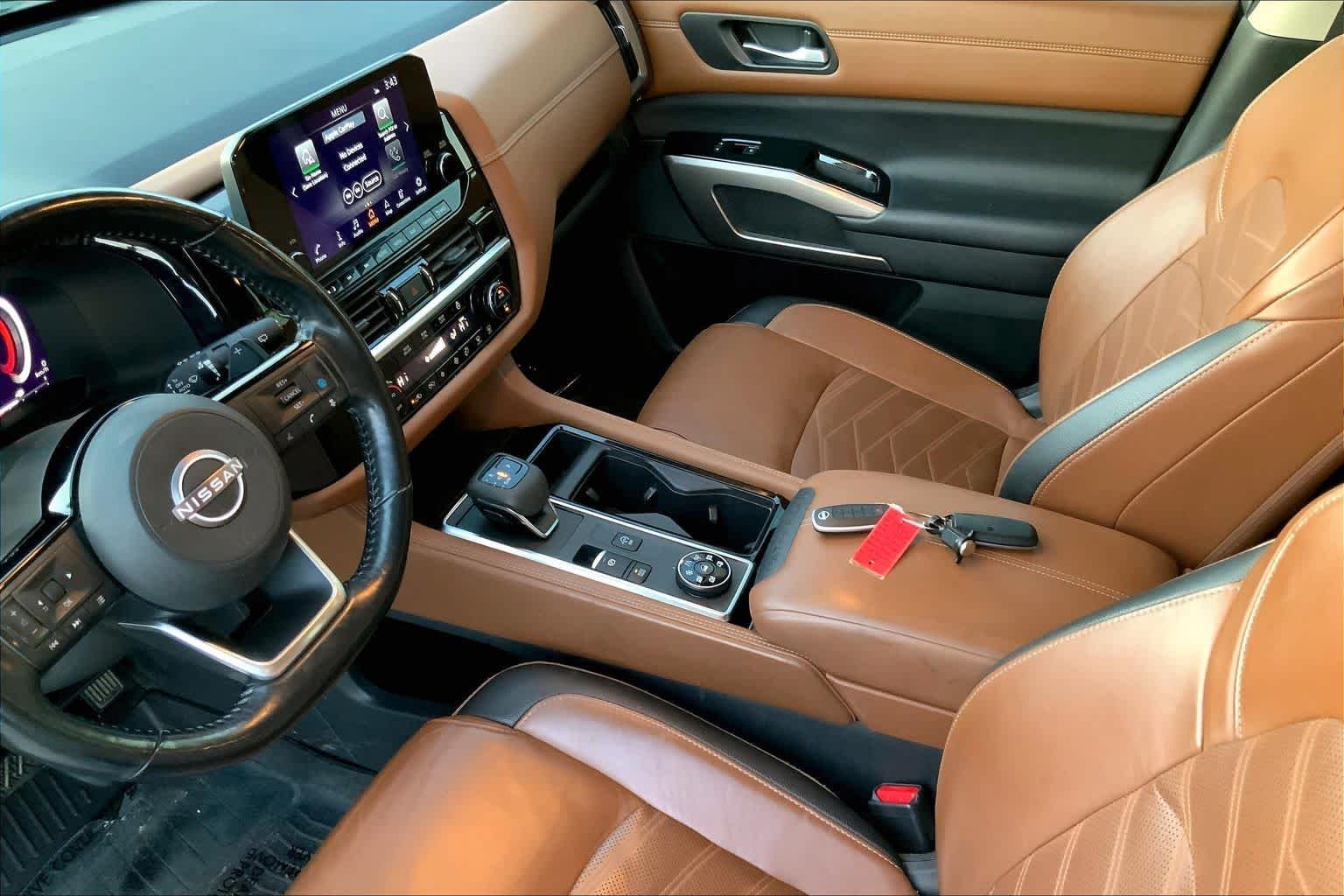 Used 2023 Super Black Nissan Platinum image 16