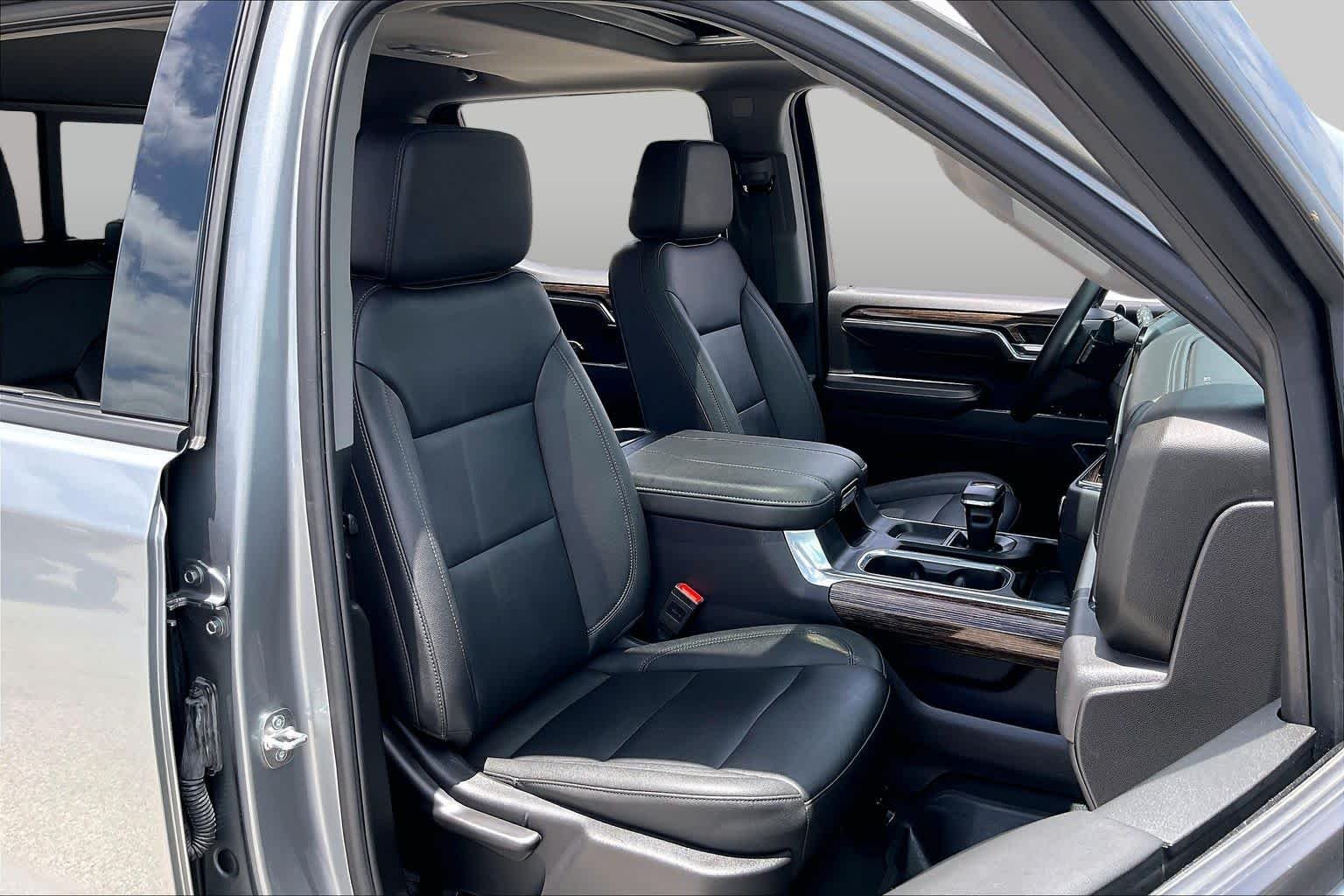 Used 2024 Sterling Metallic GMC Elevation image 9