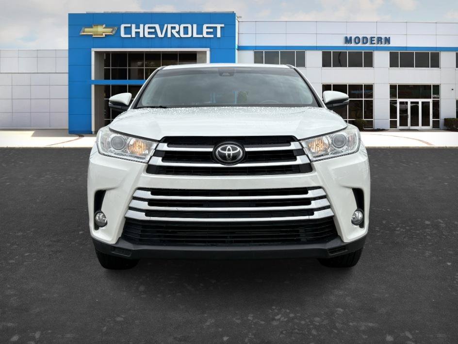 Used 2017 Predawn Gray Mica Toyota LE image 6