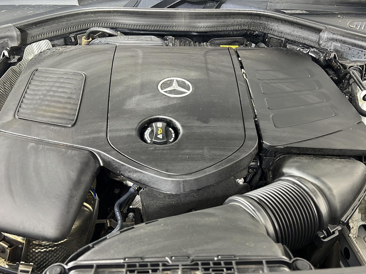 Certified Used 2023 Polar White Mercedes-Benz GLC 300 image 23