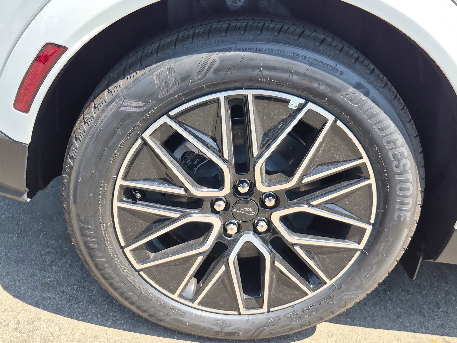 New 2026 Star White Metallic Tri-coat Ford Premium image 13