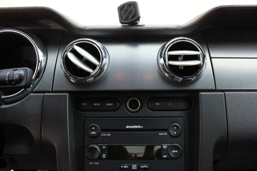 Used 2007 Orange Ford  image 14