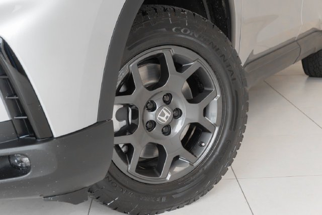 Used 2025 Silver Honda TrailSport image 2