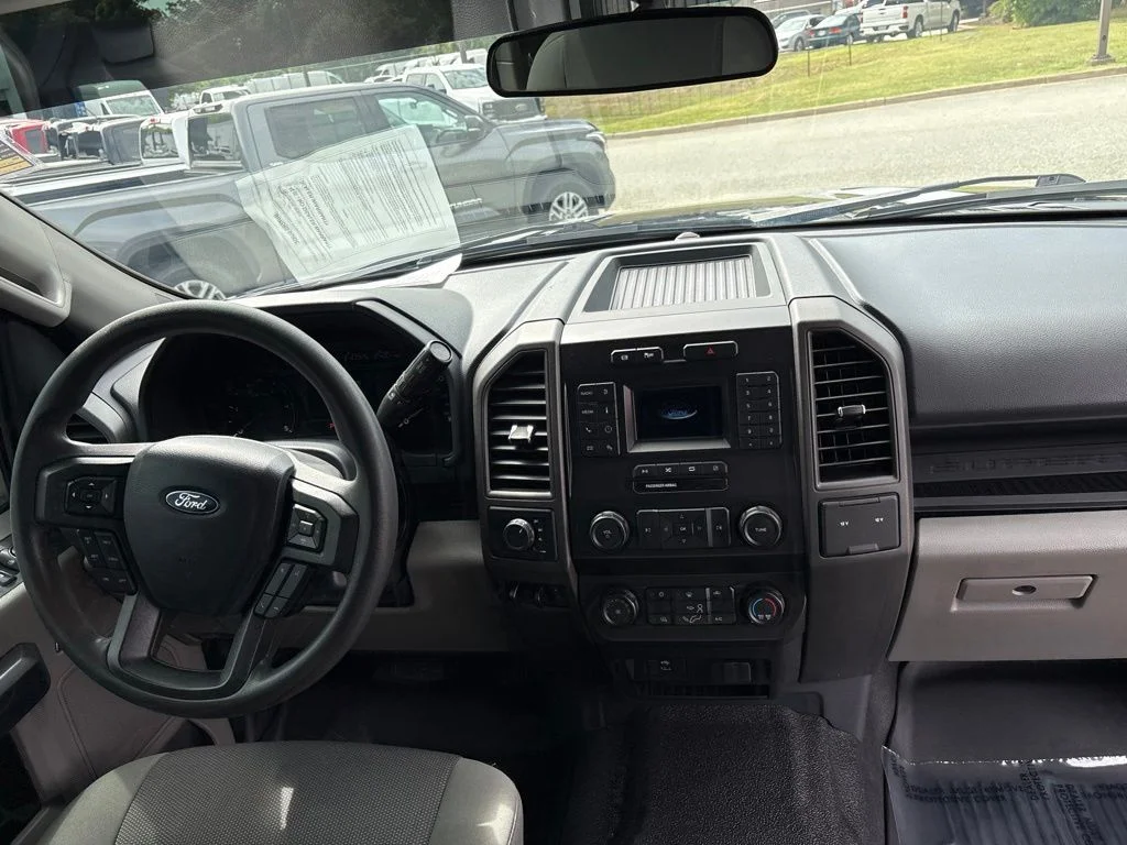Used 2022 Blue Ford XL image 9