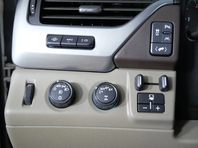 Used 2018 Beige Chevrolet Premier image 22