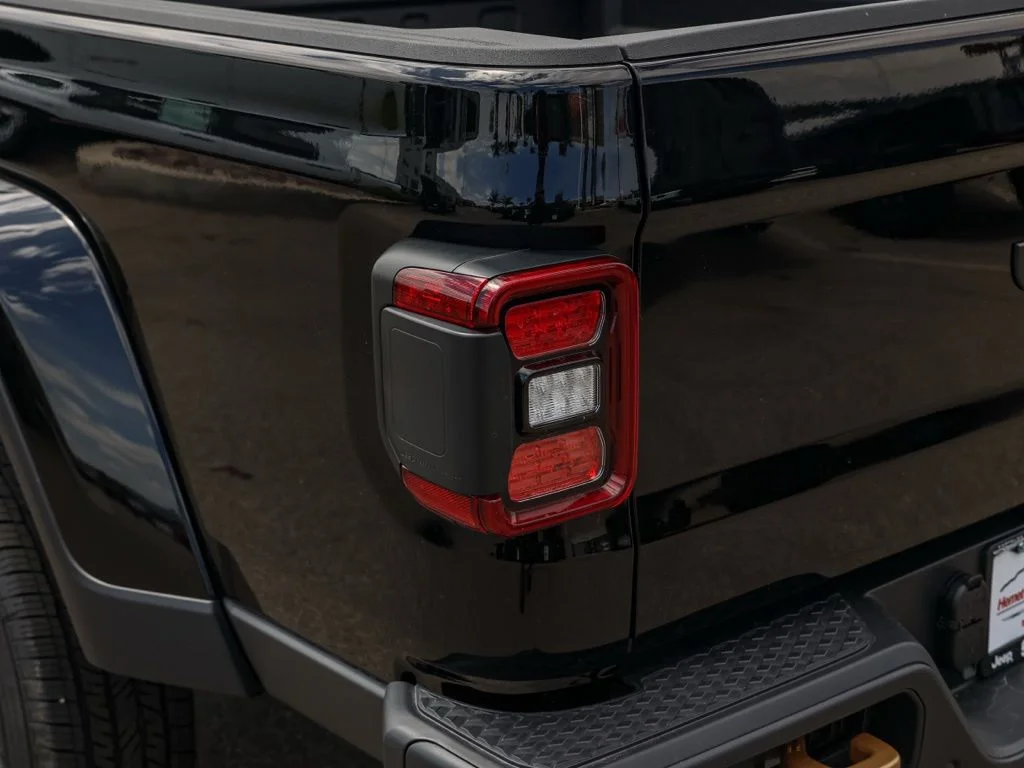New 2026 Black Clear-Coat Exterior Paint Jeep 85th Anniversary Edition image 7