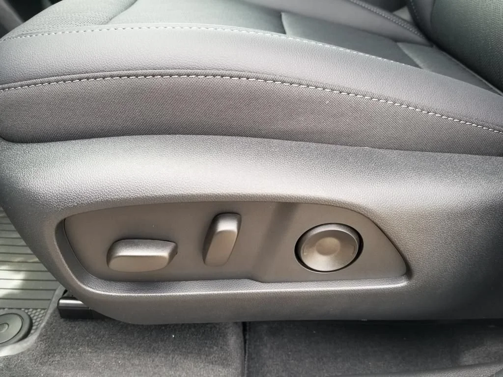 2026 Chevrolet Equinox LT - Photo 18