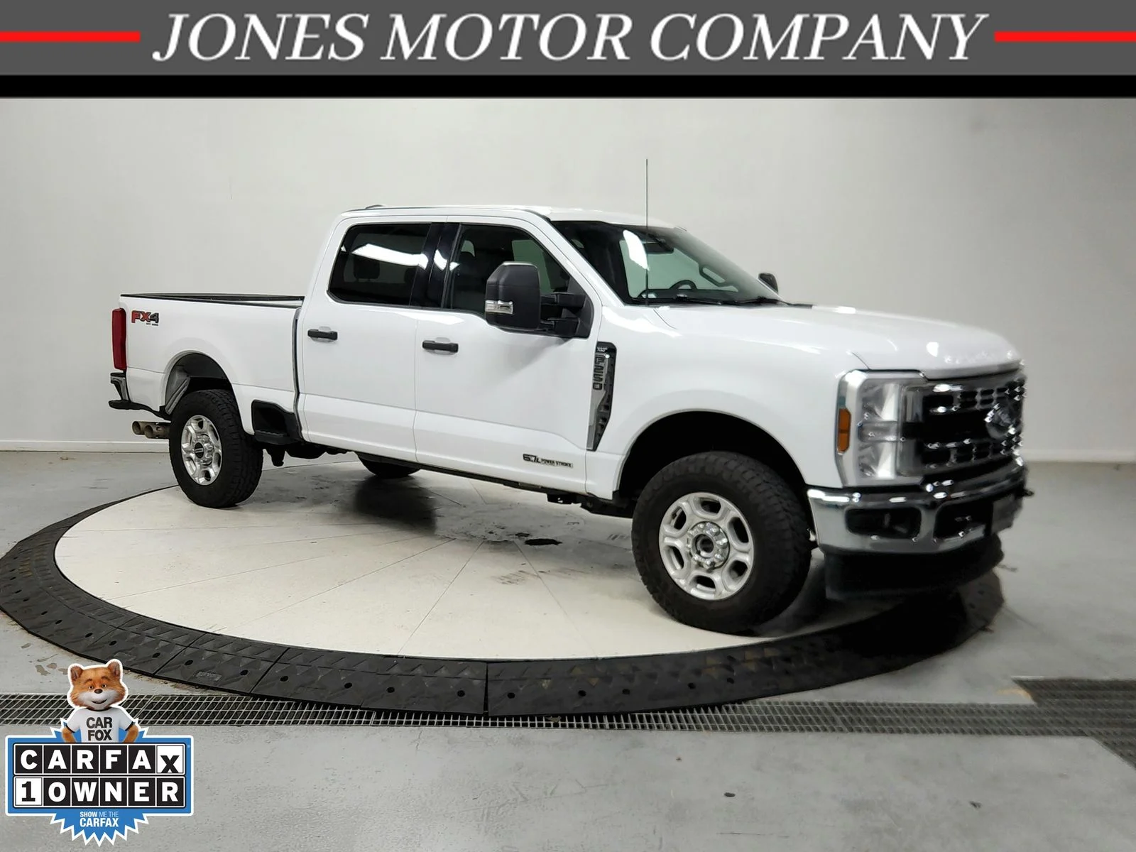 Used 2025 Oxford White Ford XLT image 1