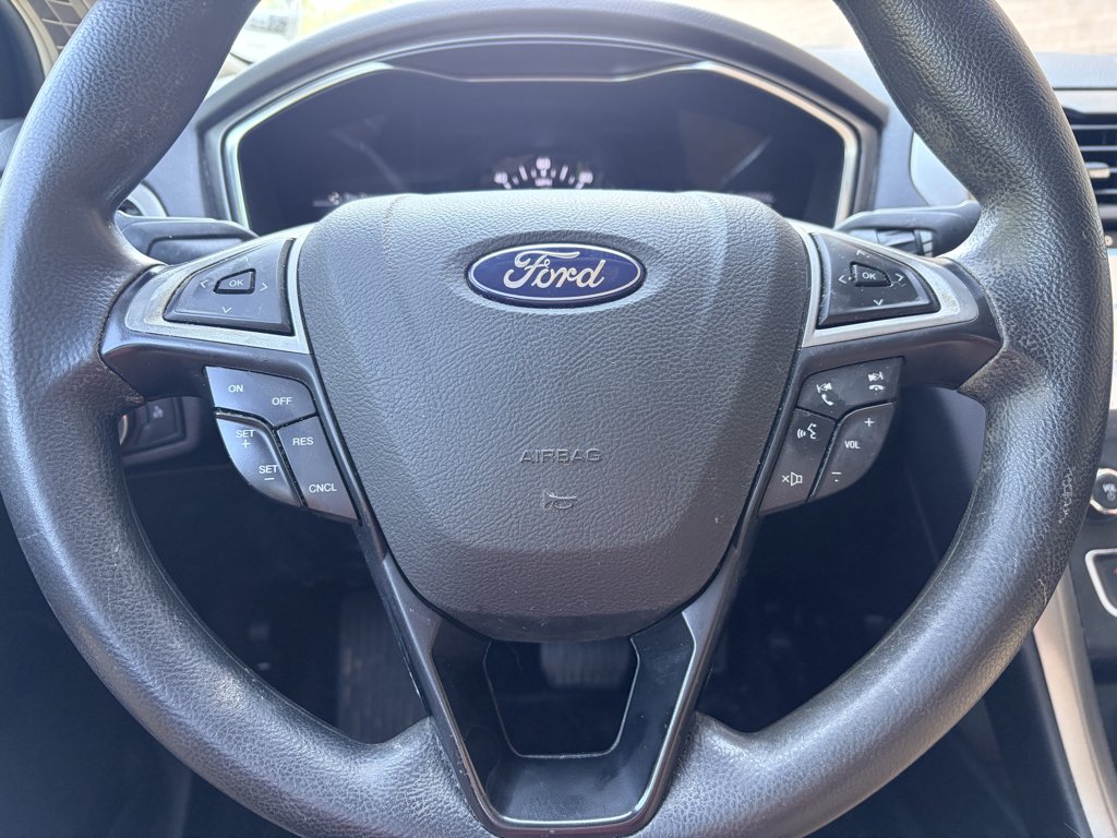 Used 2018 Magnetic Metallic Ford SE image 13