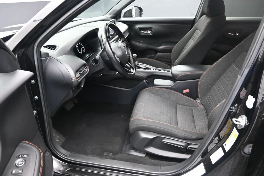 Used 2025  Honda Sport image 13