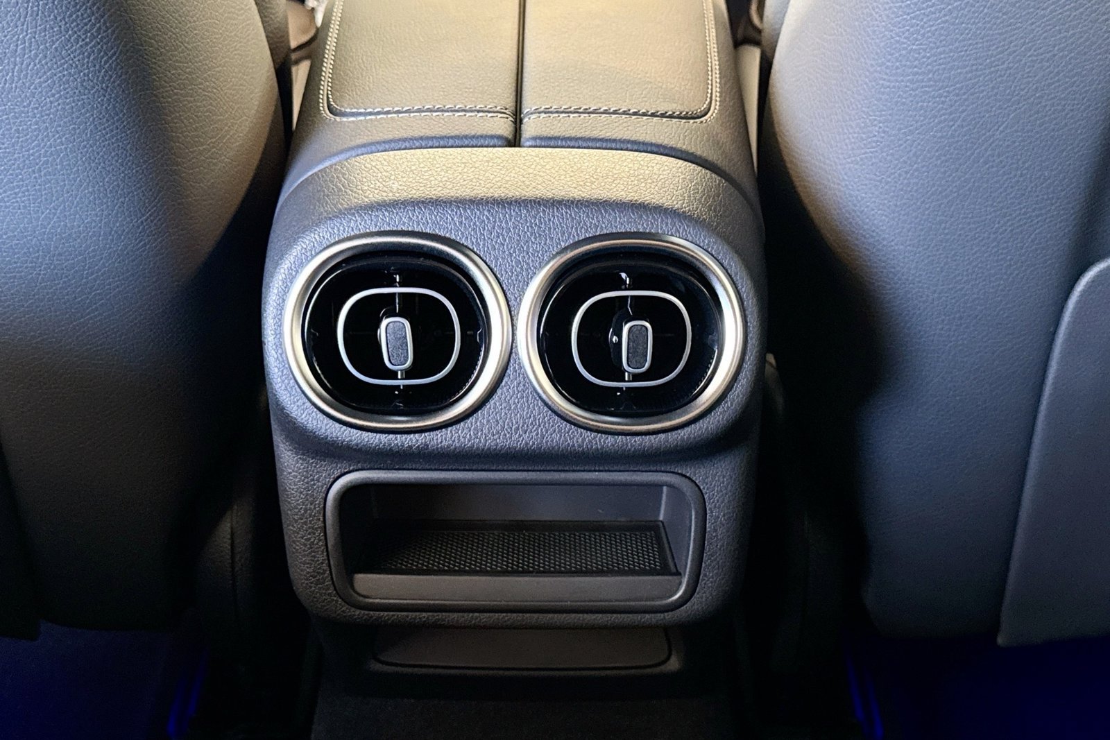 New 2026 Polar White Mercedes-Benz GLC 300 image 22