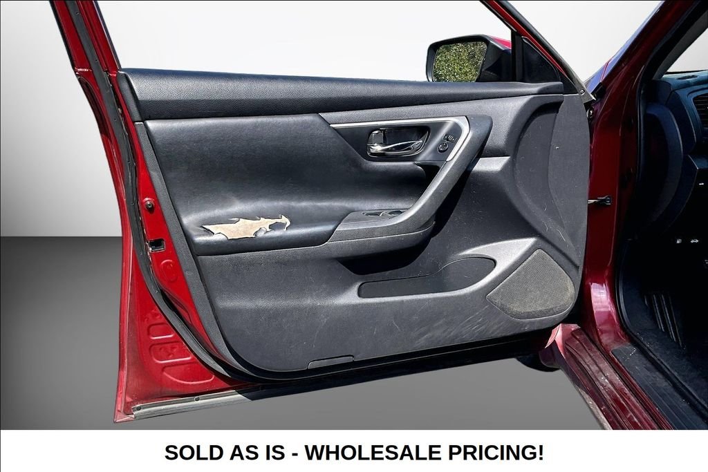 Used 2017 Red Nissan 2.5 S image 18