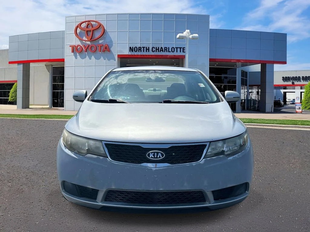 Used 2011 Silver Kia EX image 2