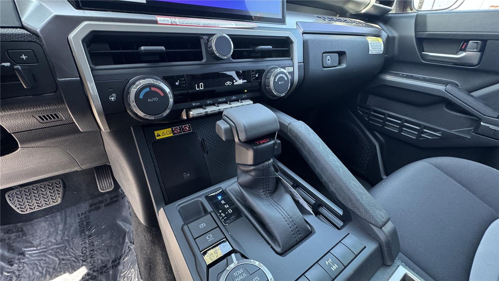 2025 Toyota Tacoma TRD Off Road - Photo 18