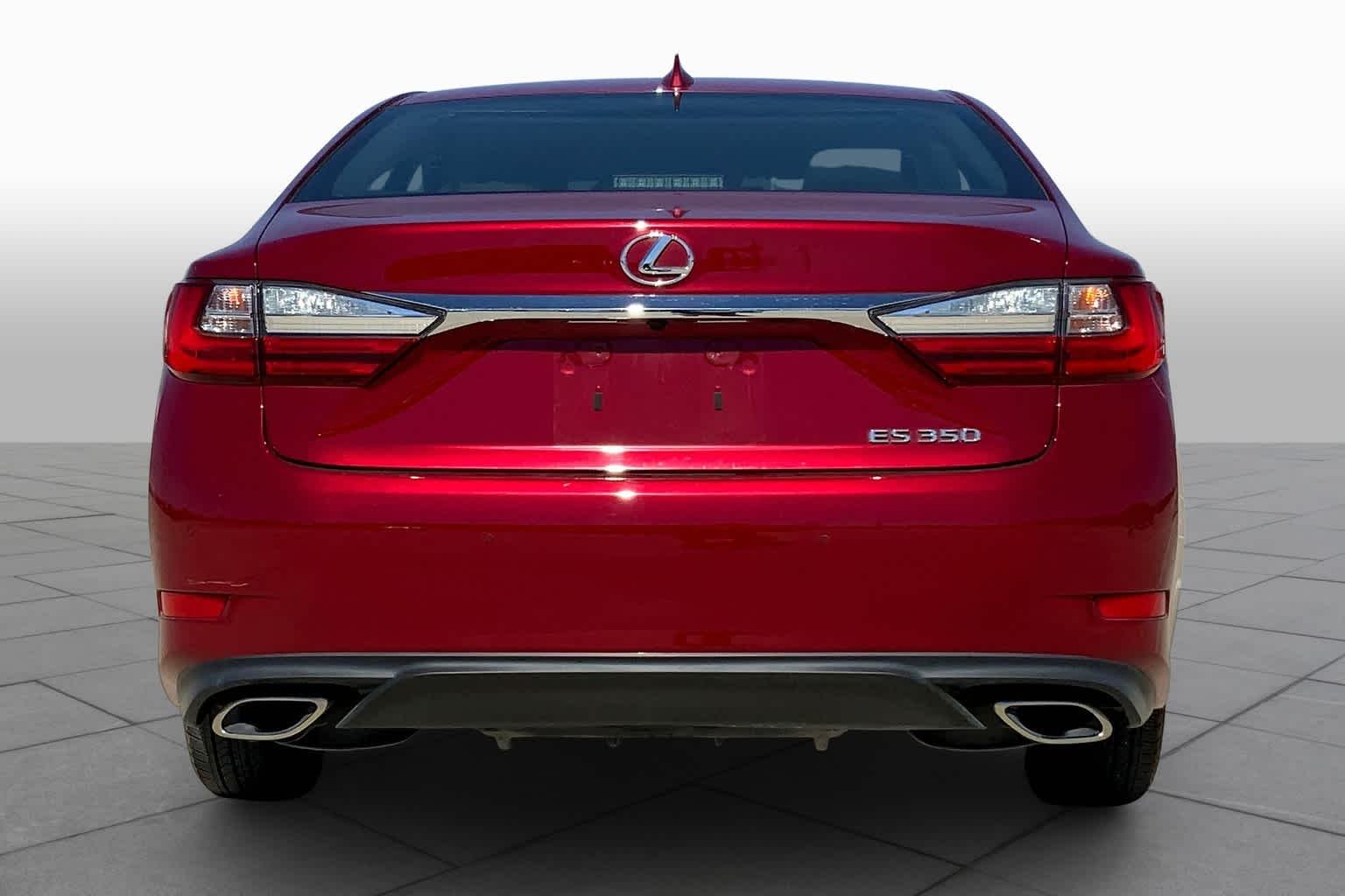 Used 2018 Matador Red Mica Lexus  image 5