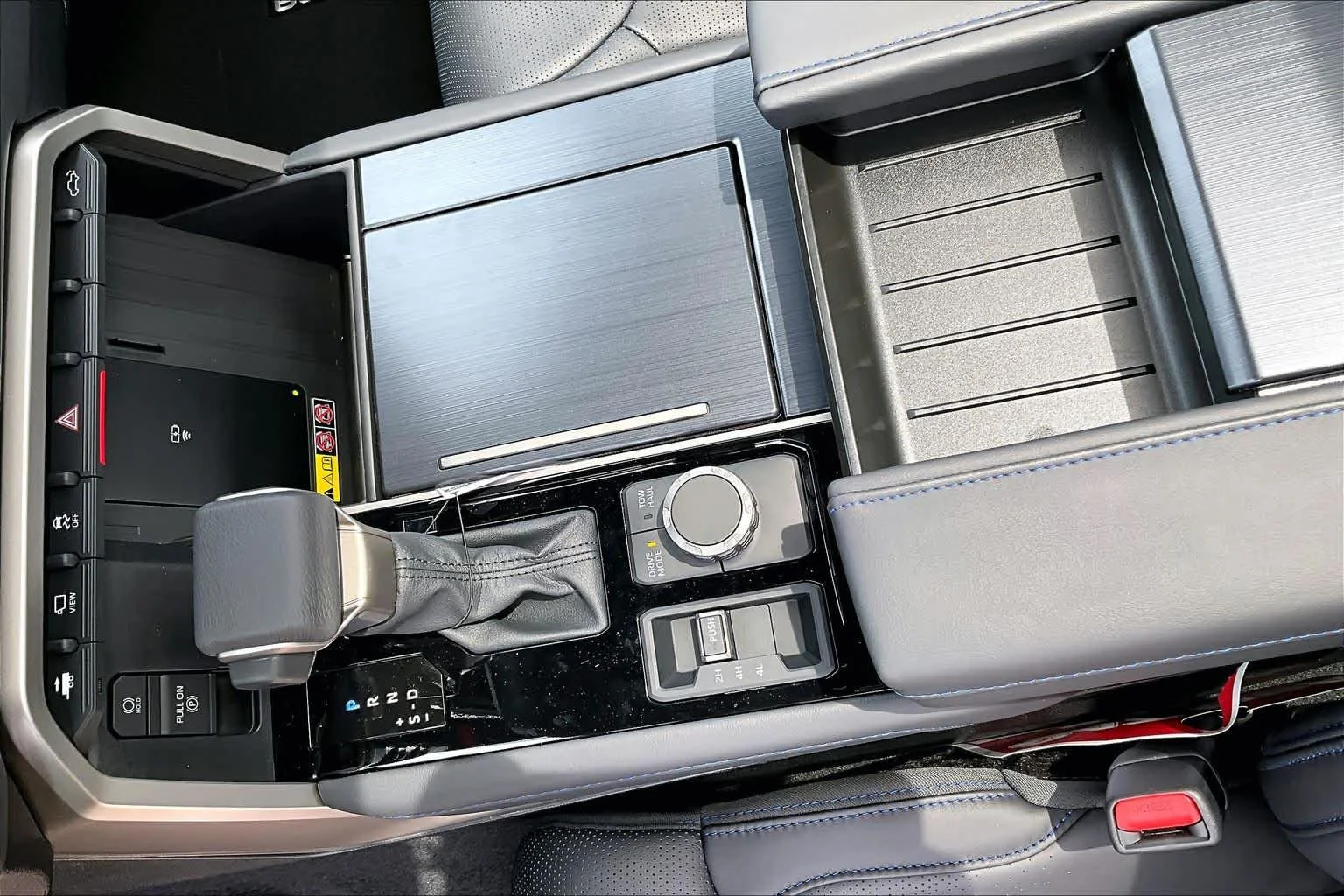 New 2026 Lunar Rock Toyota Platinum image 7
