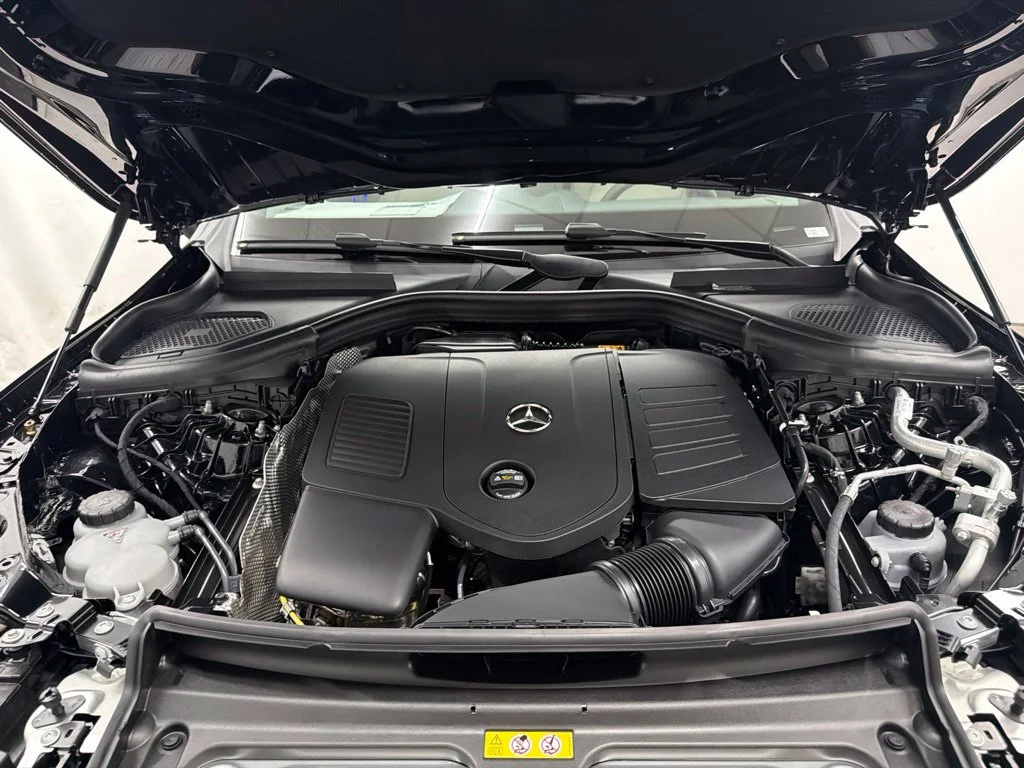 New 2027 Black Mercedes-Benz GLC 300 image 31