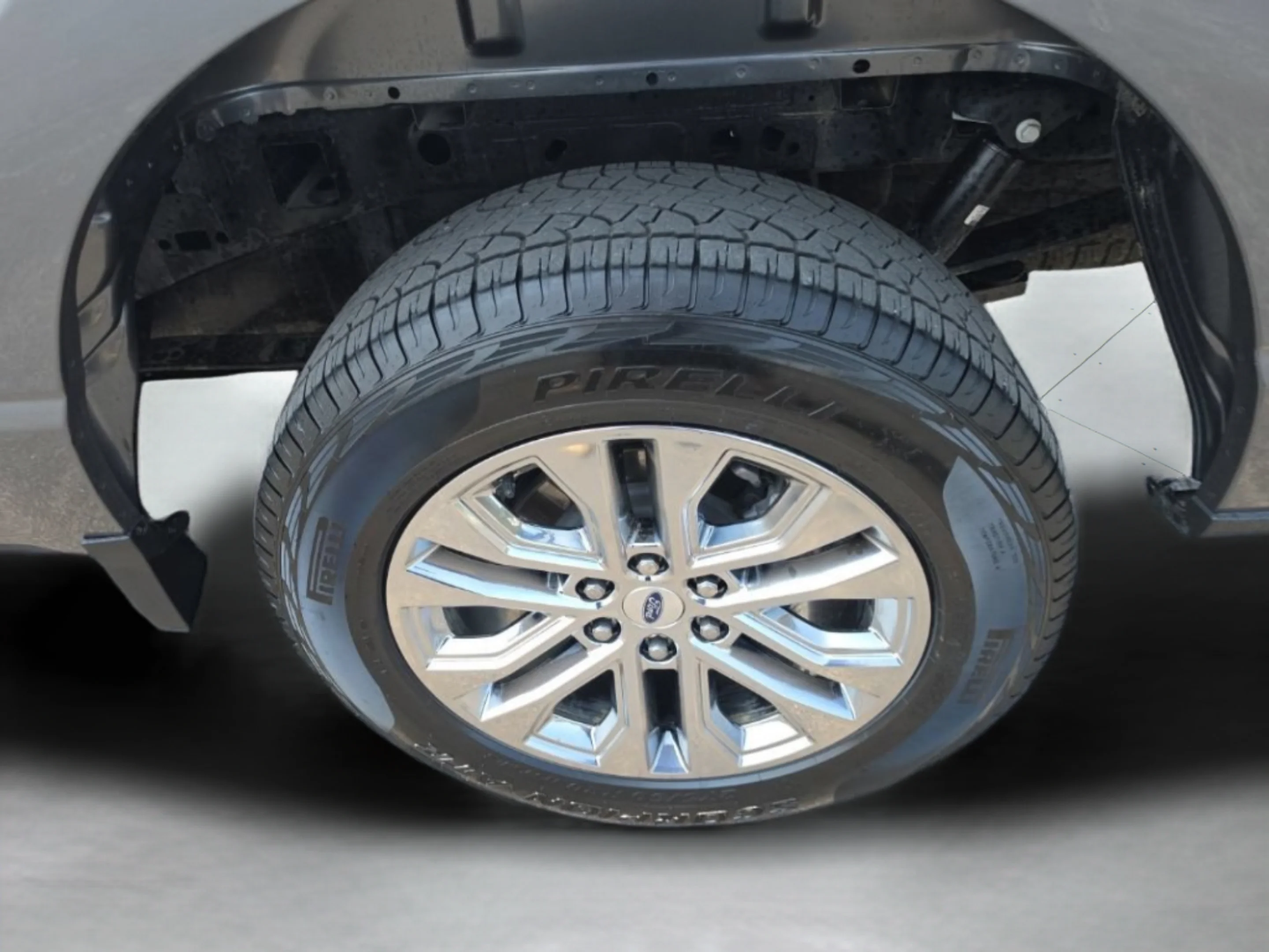 Used 2025 Gray Ford XLT image 13