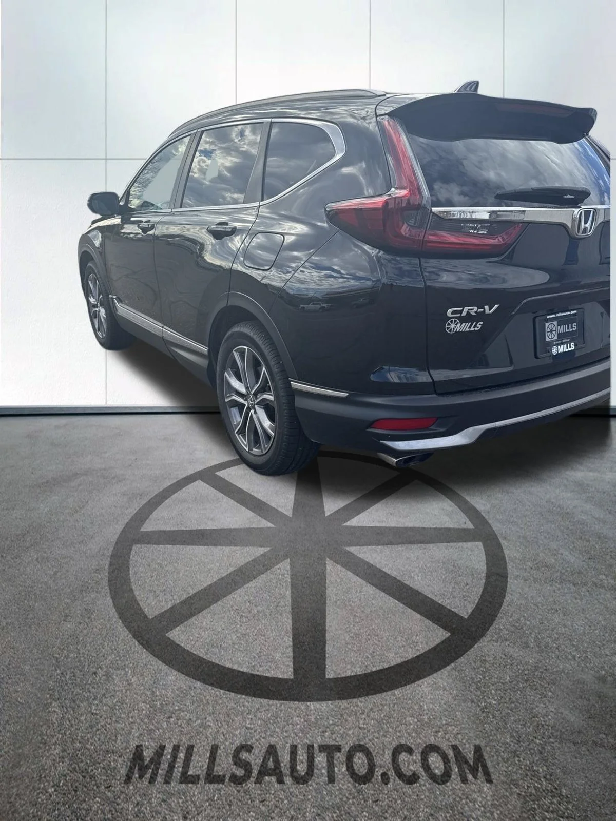 Used 2020 Crystal Black Pearl Honda Touring image 6