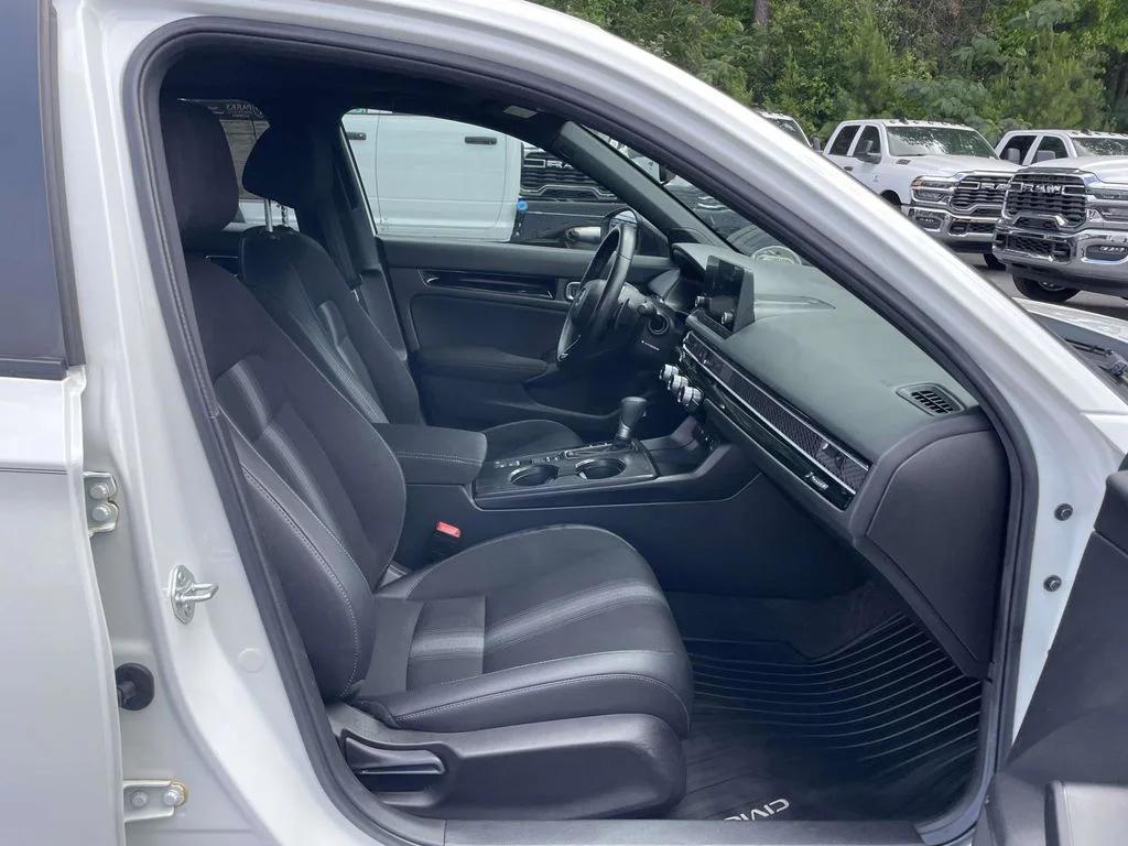 Certified Used 2025  Honda Sport image 15