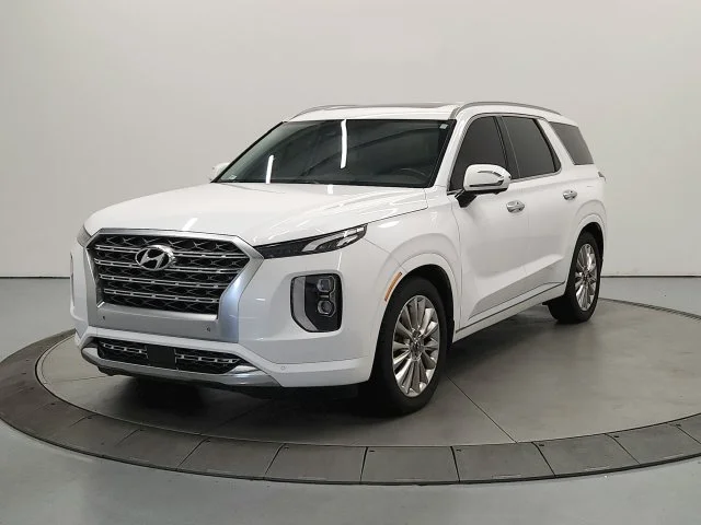 Used 2020 White Hyundai Limited image 4