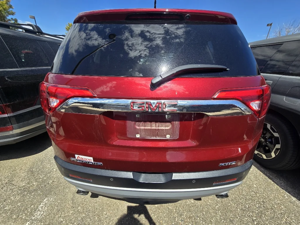 Used 2018 Crimson Red Tintcoat GMC SLT image 5