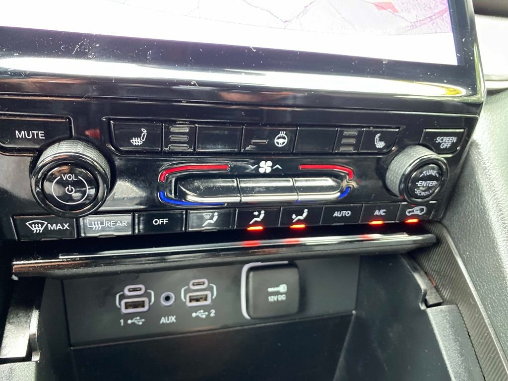 Used 2024 White Jeep Limited image 18
