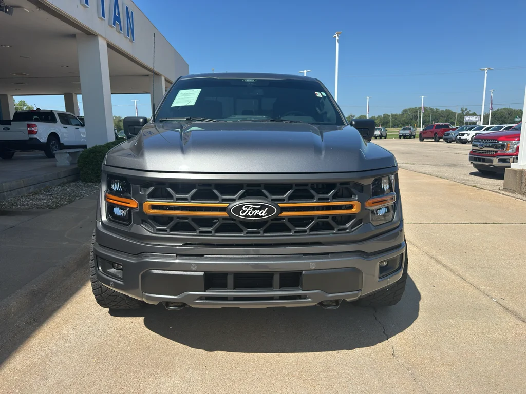 Used 2025  Ford Tremor image 12