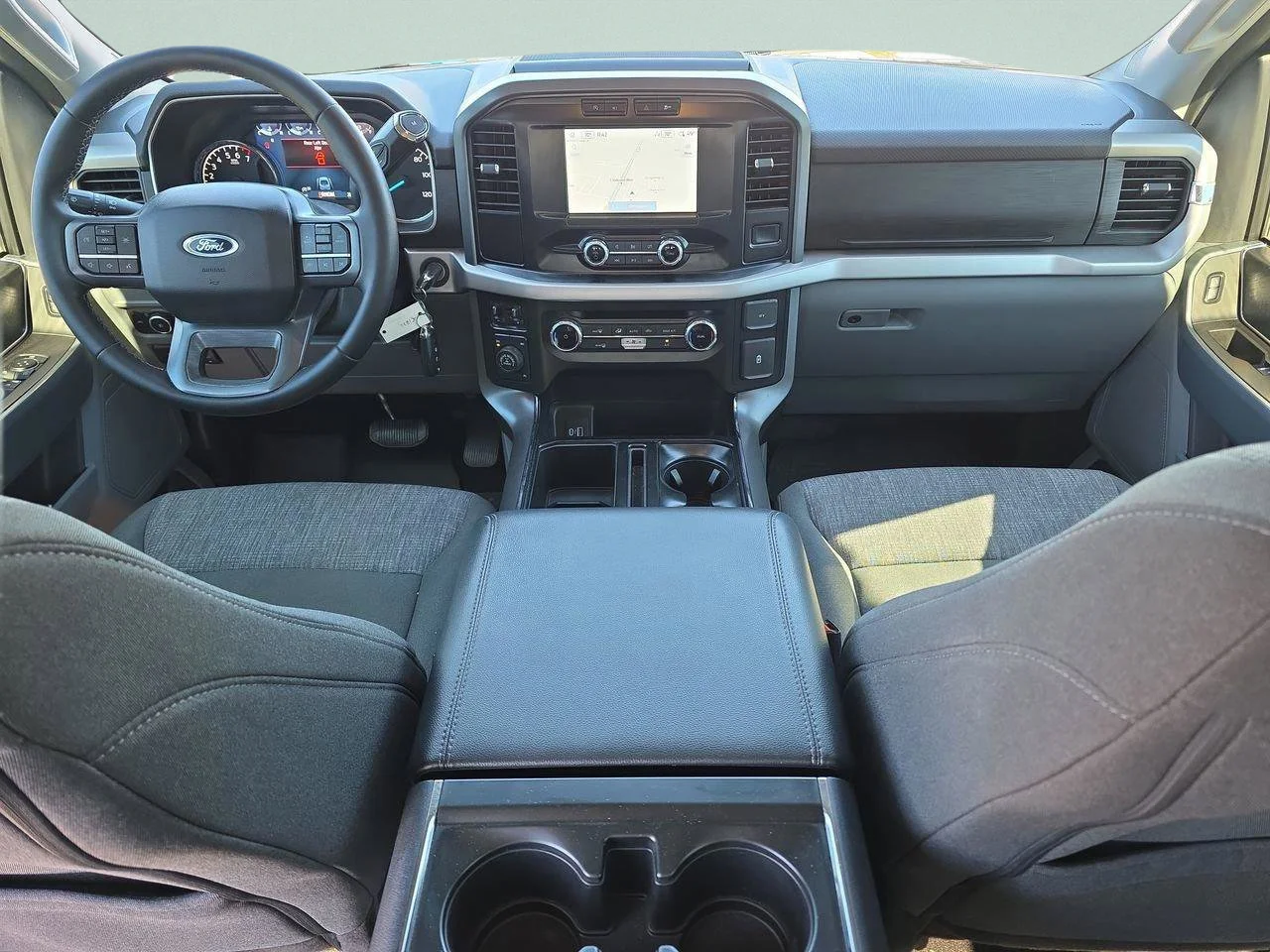 Used 2023 Agate Black Metallic Ford XLT image 19