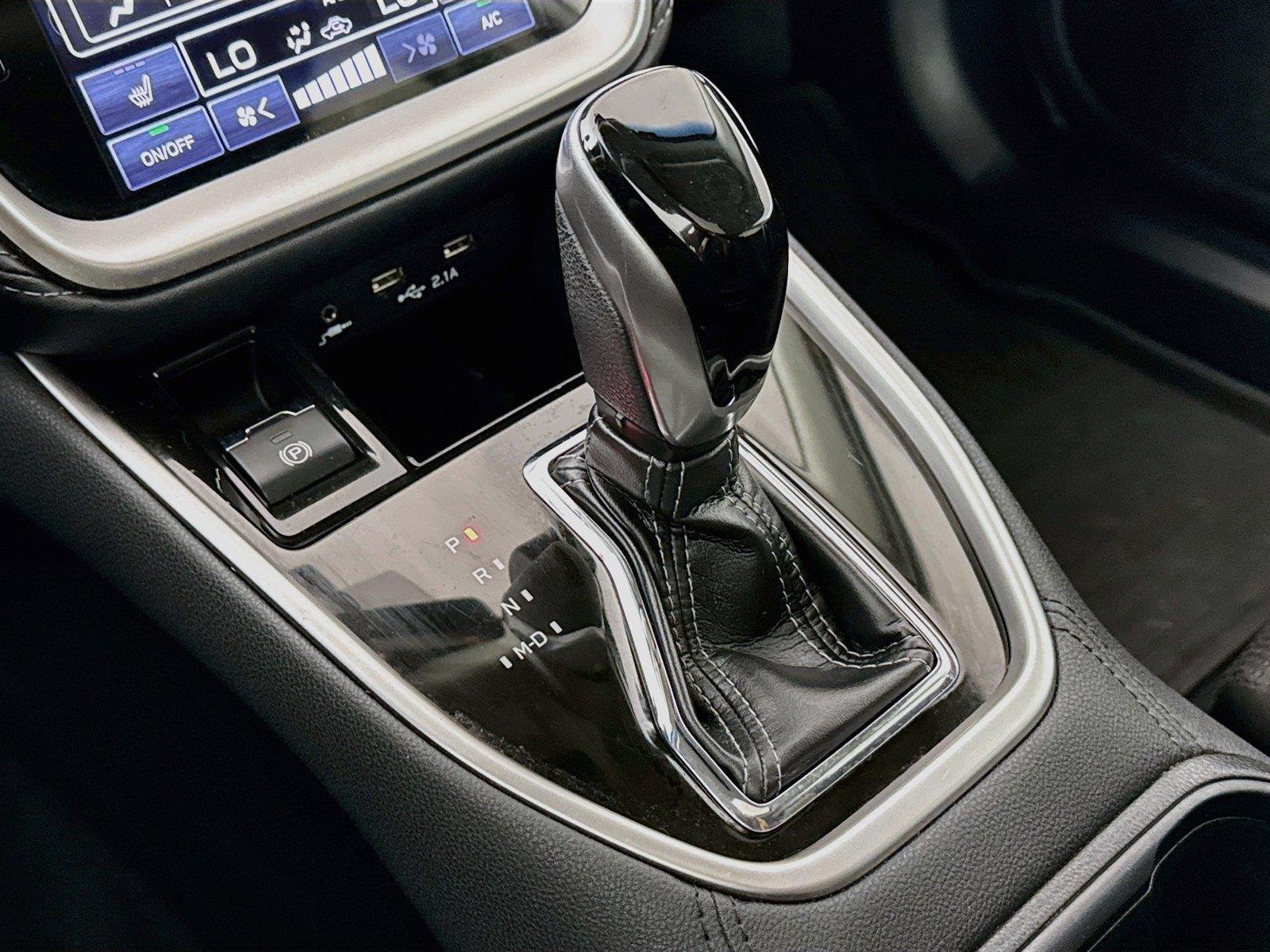 Used 2022 Crystal White Pearl Subaru Premium image 27