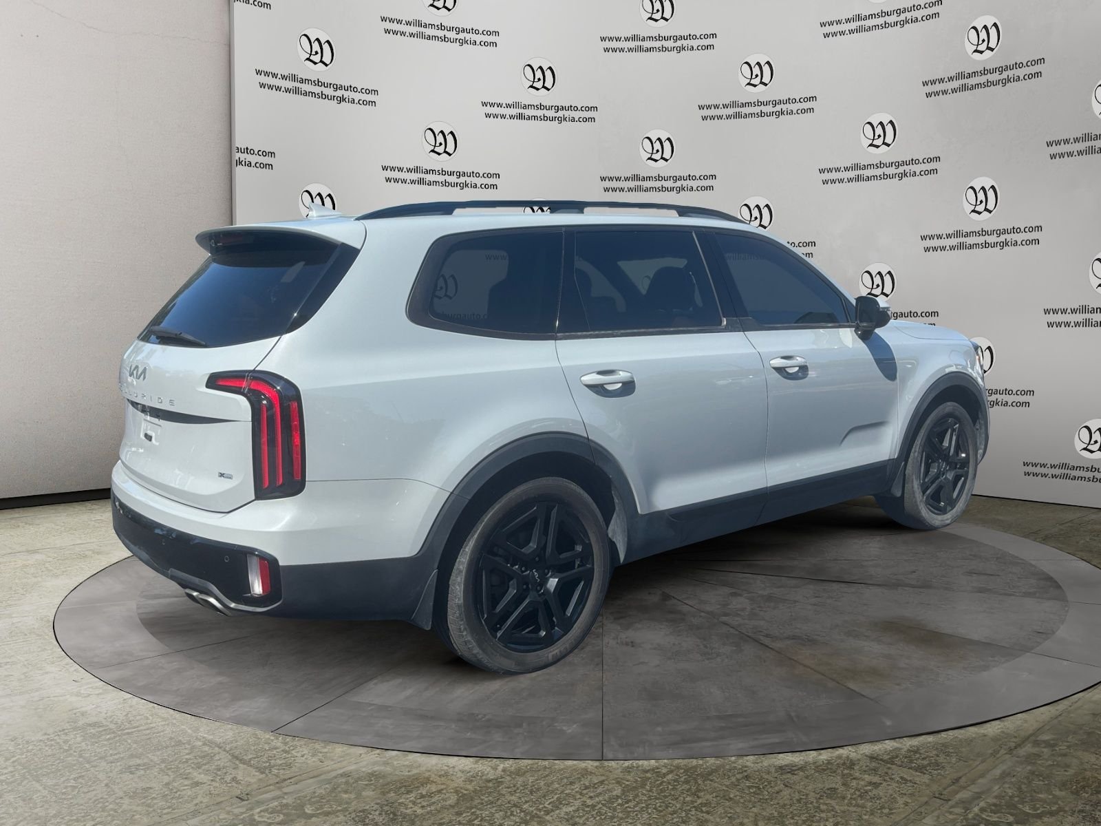 Used 2024 Gray Kia SX-Prestige X-Line image 5