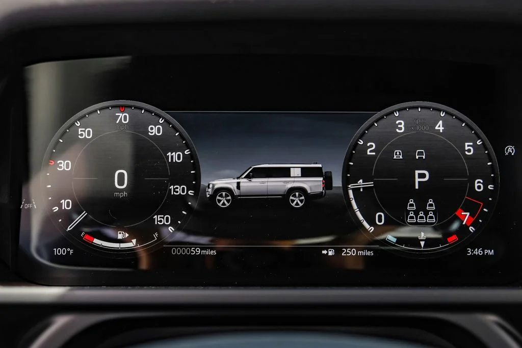 2025 Land Rover Defender V8 - Photo 23