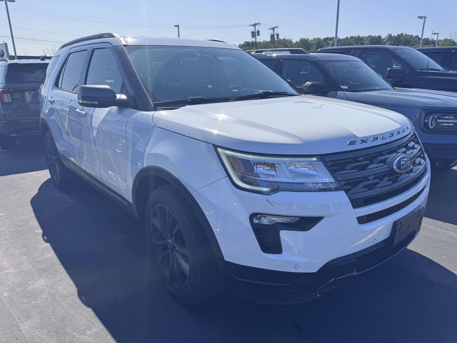 Used 2019 Oxford White Ford XLT image 2