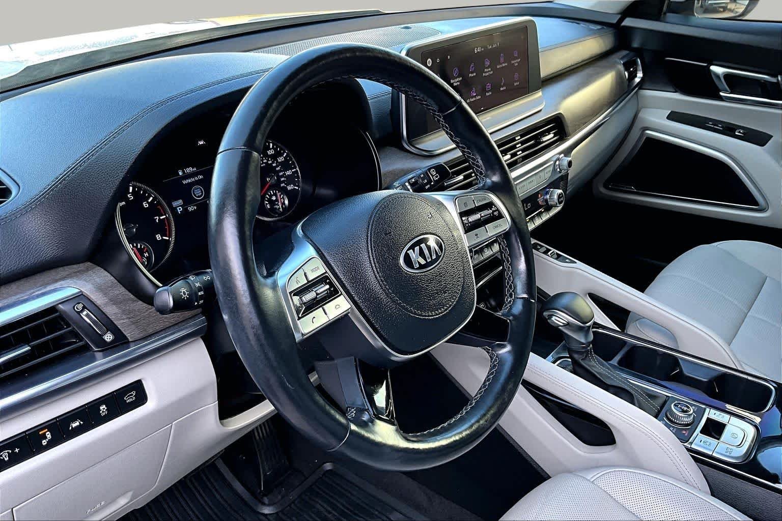 Used 2021 Glacial White Pearl Kia EX image 18
